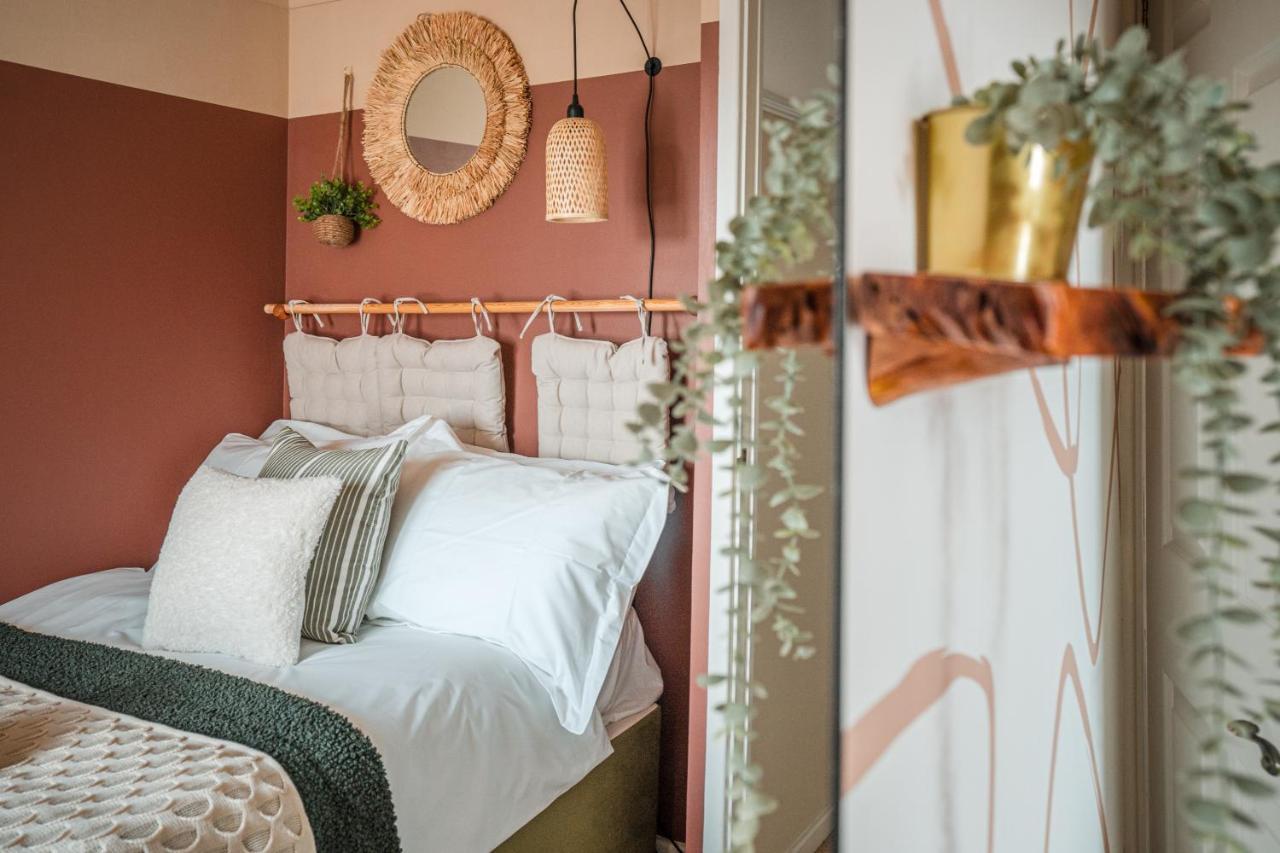 4-Bed Cotswold Getaway With Hot Tub & Gaming Room Churchdown Ngoại thất bức ảnh