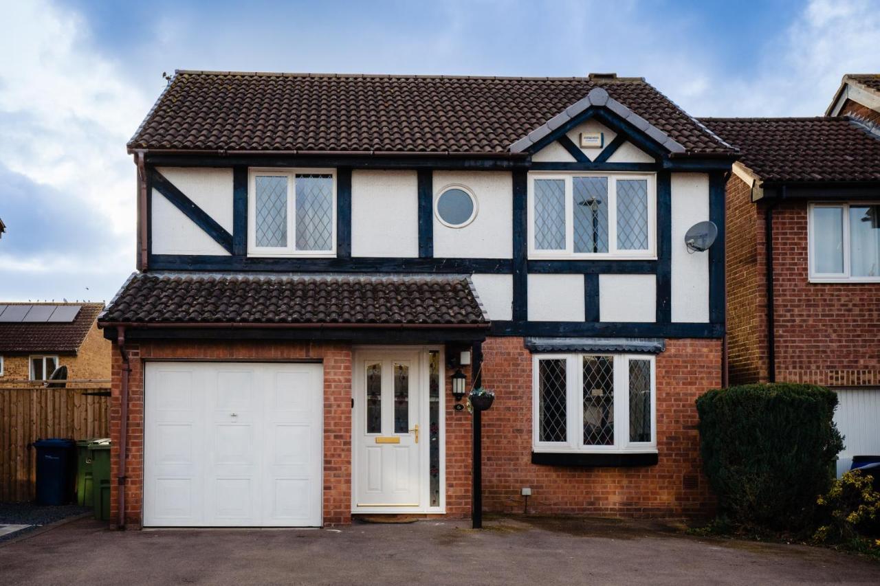 4-Bed Cotswold Getaway With Hot Tub & Gaming Room Churchdown Ngoại thất bức ảnh